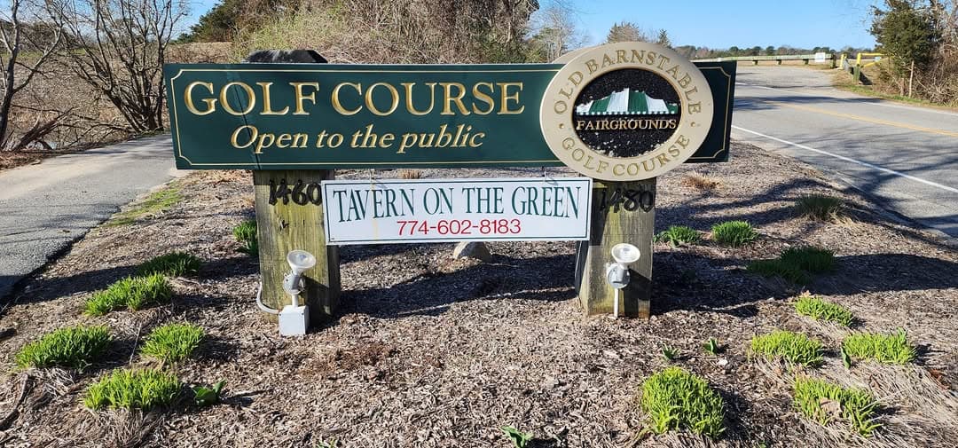 Olde Barnstable Fairgrounds Golf Course and Tavern on the Green sign